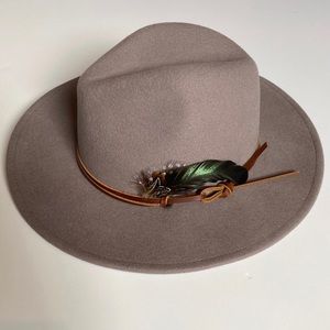Wythe Hat with Feather